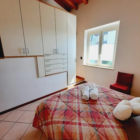 Esmera Apartment *