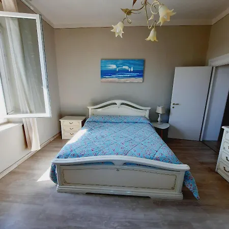 Esmera Apartment *