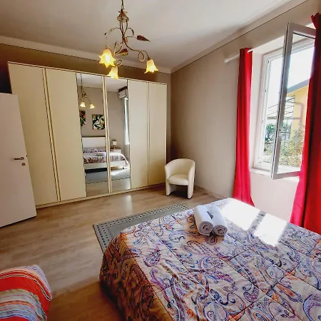 Esmera Apartment Desenzano del Garda