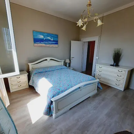 Esmera Apartment Desenzano del Garda