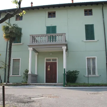 Esmera Apartment *