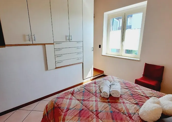 Esmera Apartament *