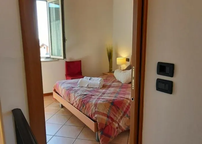 Esmera Apartament *
