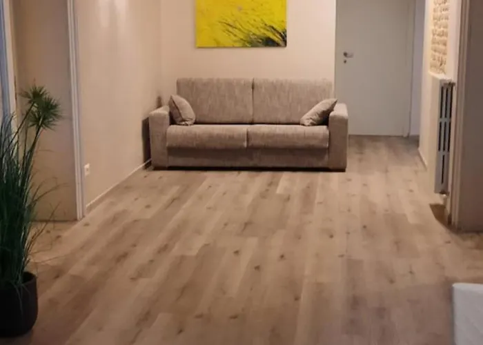 Esmera Apartament *