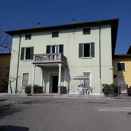 Daire Esmera Desenzano del Garda